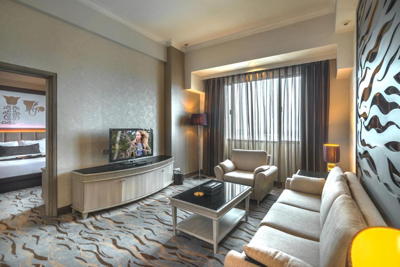Verwood Hotel And Serviced Residence Сурабая Экстерьер фото